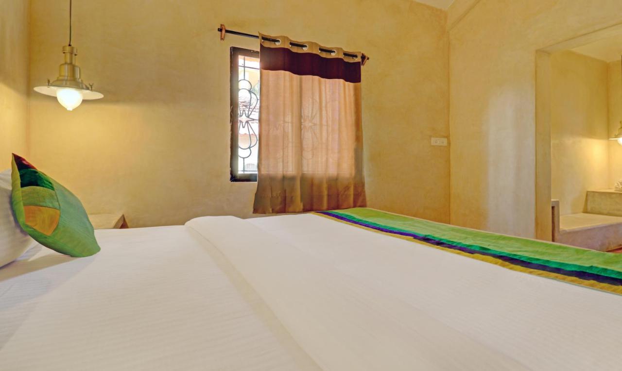 Treebo Trend Morjim Banyan Resort Morjim Bagian luar foto