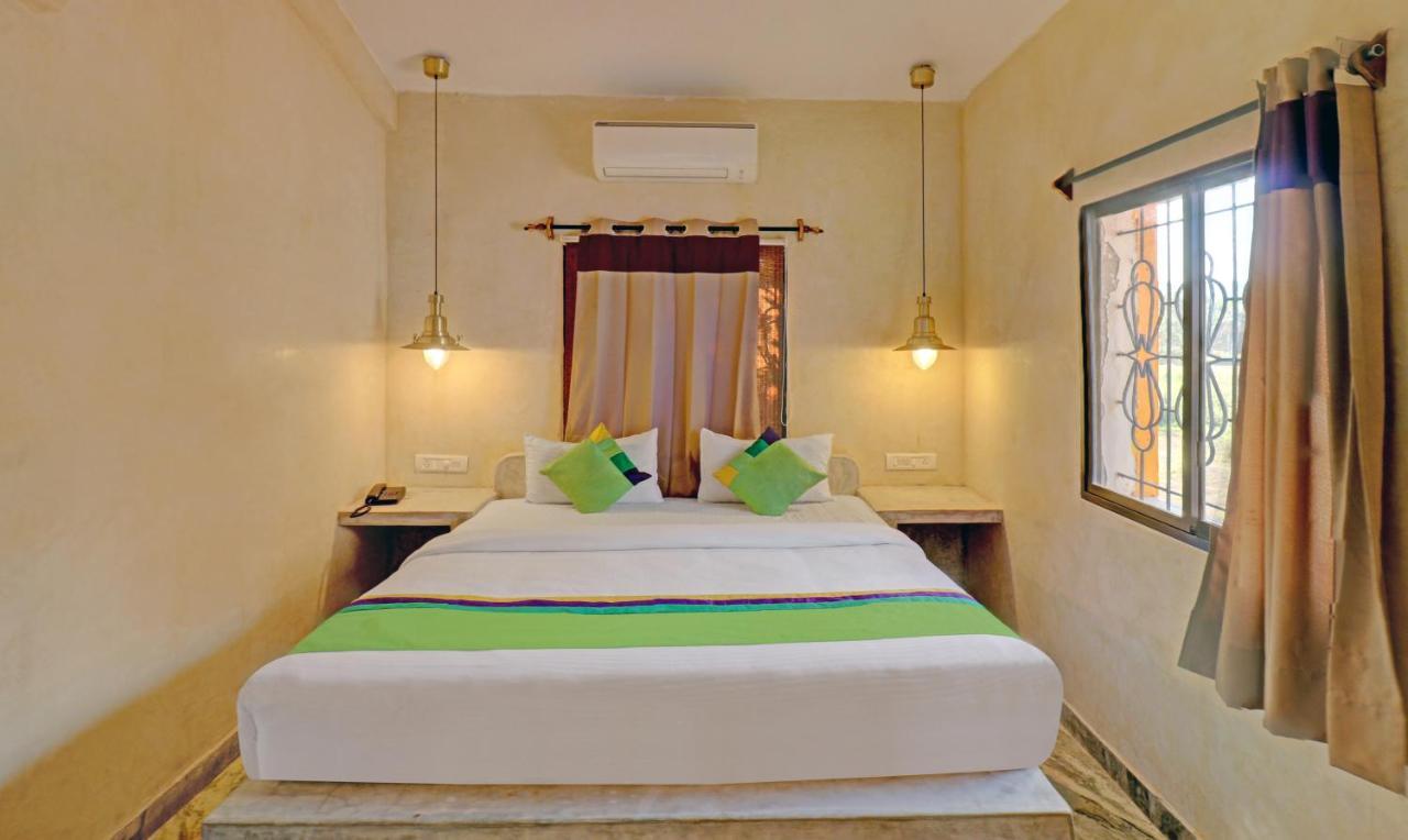 Treebo Trend Morjim Banyan Resort Morjim Bagian luar foto