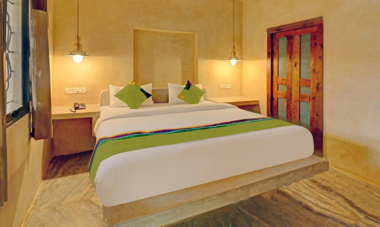 Treebo Trend Morjim Banyan Resort Morjim Bagian luar foto